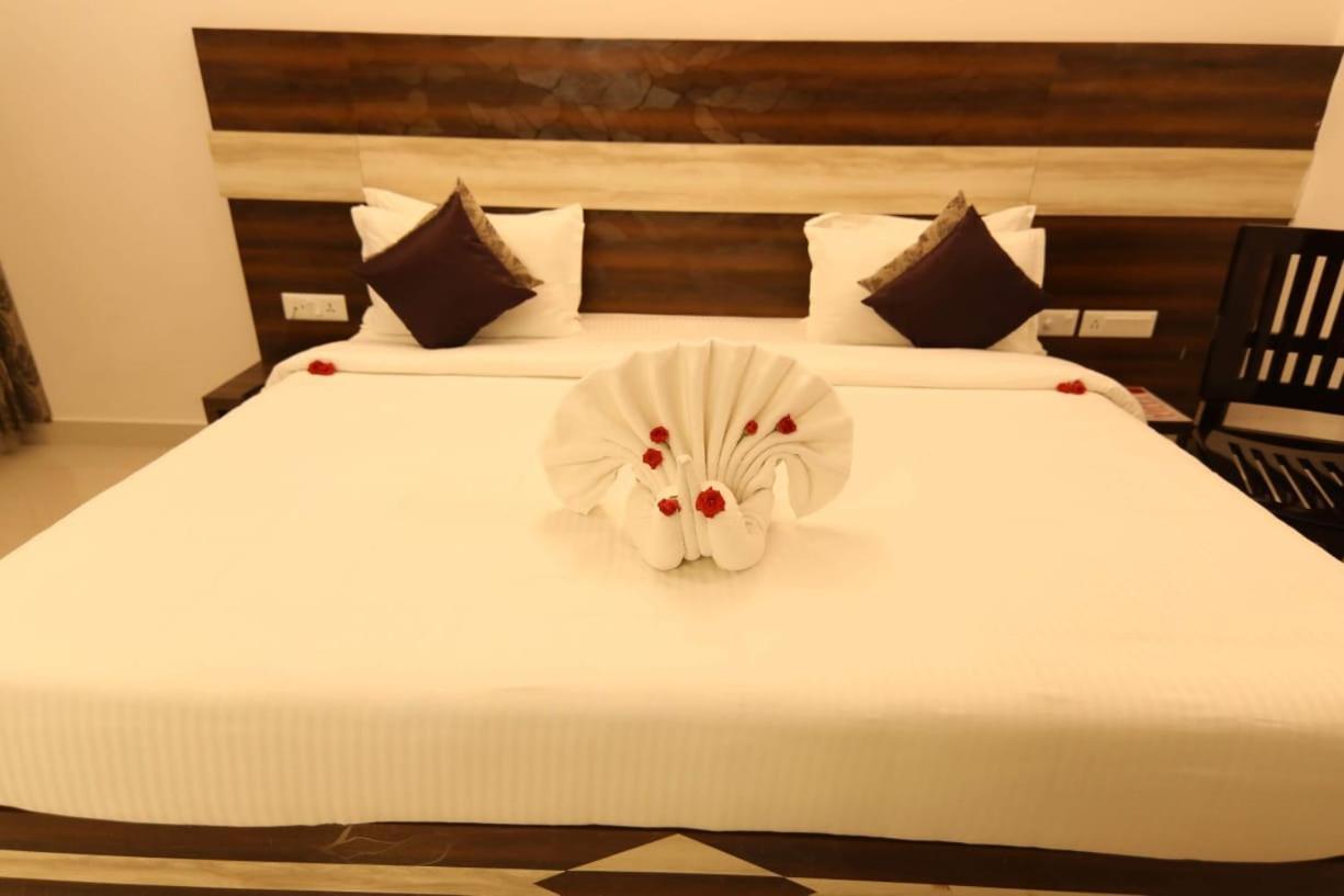 Sri Gnana Vedha Beach Residency Velankanni Buitenkant foto