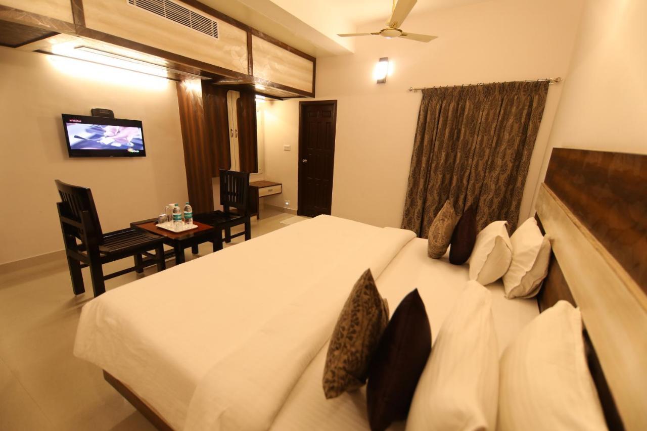 Sri Gnana Vedha Beach Residency Velankanni Buitenkant foto